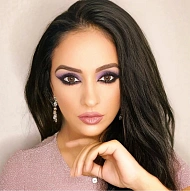 Marina, Makeup Artist