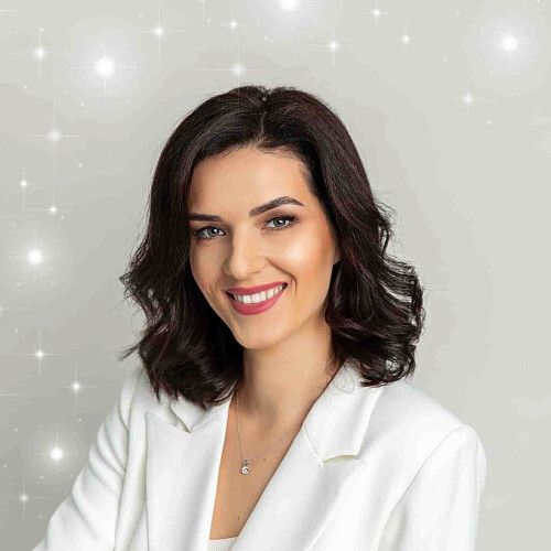 Real Estate Agent Inna Dinekina