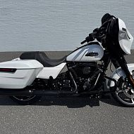 Мотоцикл Harley Davidson Street Glide 2024 года выпуска, пробег 1800 миль. Возможно оформление кредита.
