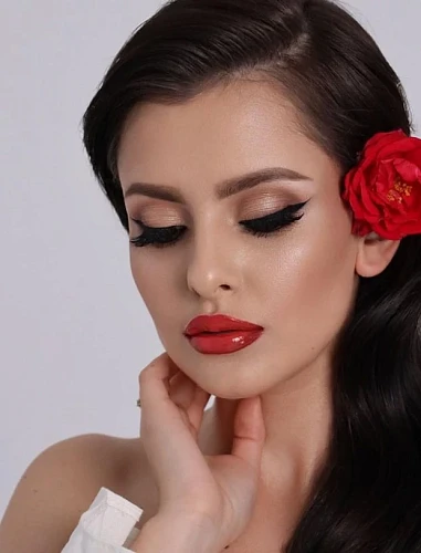 Tanya - Makeup Artist