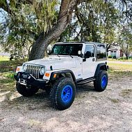 Jeep Wrangler (TJ) 2005 года выпуска, лифтованный/4.0L/кондиционер/автомат/возможно оформление кредита/без комиссий дилера!