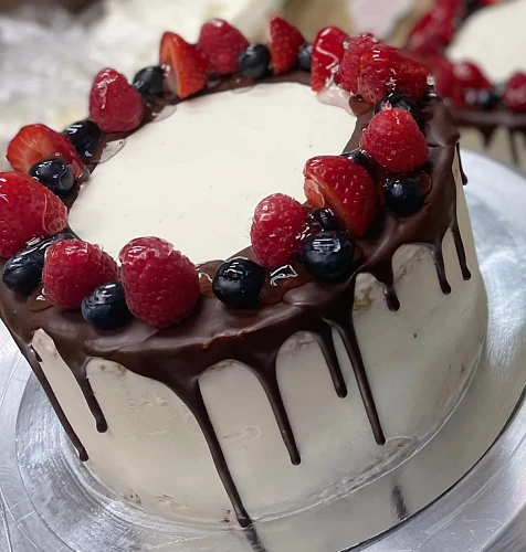 Maria, Bakery