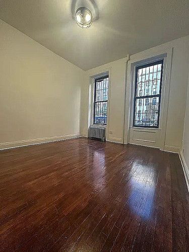 448 W 57th St, APT 1A, New York, NY 10019