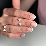 Alina, Manicure