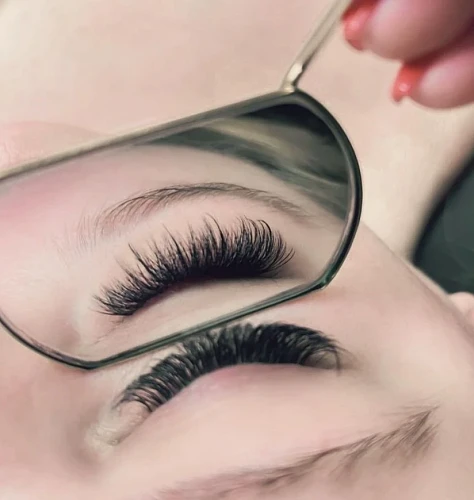 Alesia, Eyelash Extension