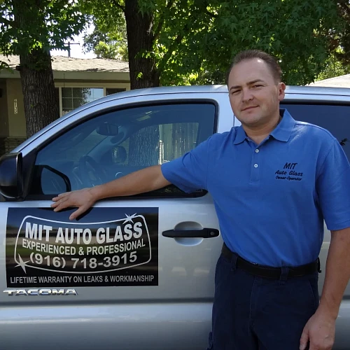 Mit Auto Glass