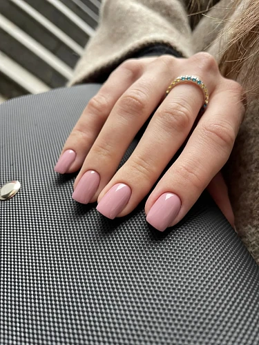 Ariana Deikun Nails