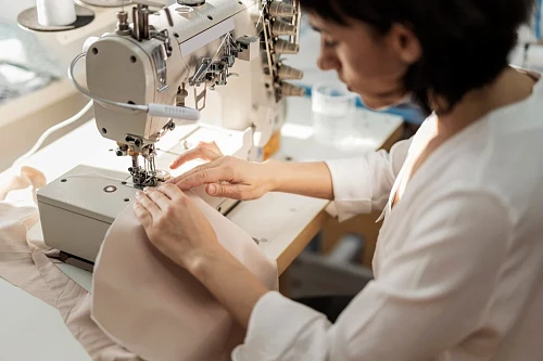 Ательє U-Dress Tailoring Studio: Професійне Шиття і Ремонт Одягу в Чикаго