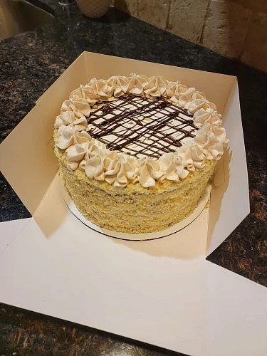 Alena, Cakes