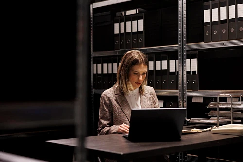 Elena, Bookkeeper