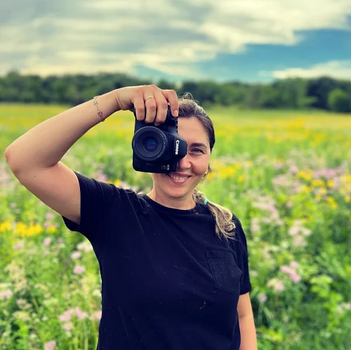 Mary, Photographer