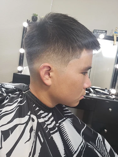 Olya, Barber