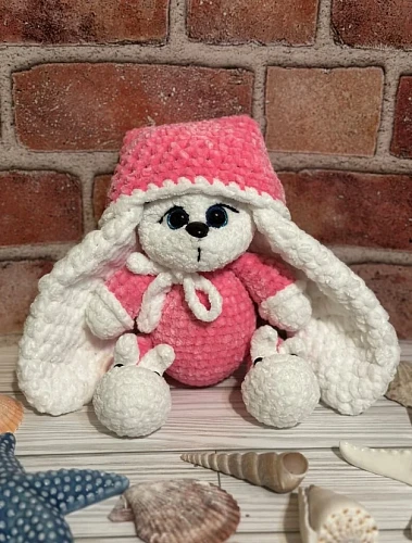 Leyli Arjanova - Knitted Products