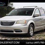 Chrysler Town &amp; Country Touring 121.2 WB 4DR MINIVAN Extended S 2011 года выпуска.