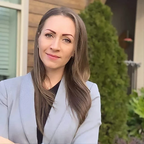Dina, Real Estate