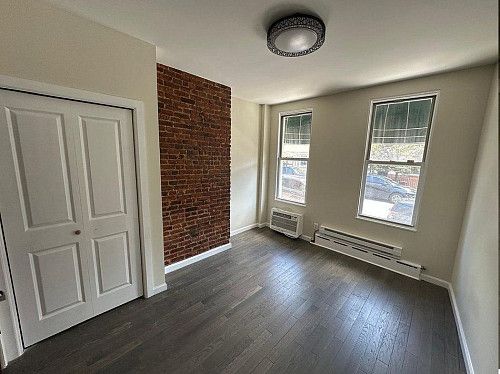 3180 38th St Ste 1R, Astoria, NY 11103