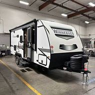 Автоприцеп Winnebago Micro Minnie 2108DS 2021 года выпуска.