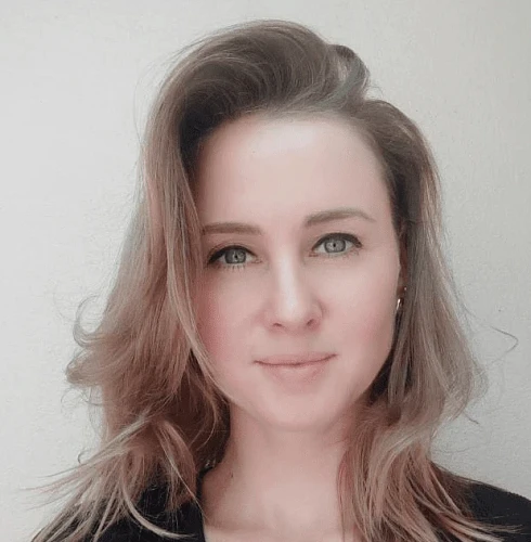 Anastasia Poroshina, Insurance Agent