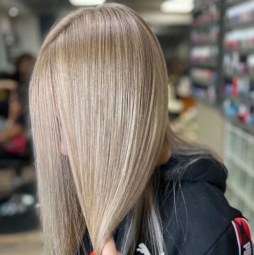 Kristina | Hairstylist