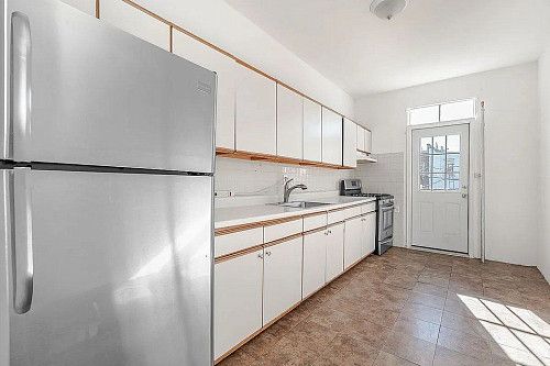 32-21 43rd St, # 2A, Astoria, NY 11103
