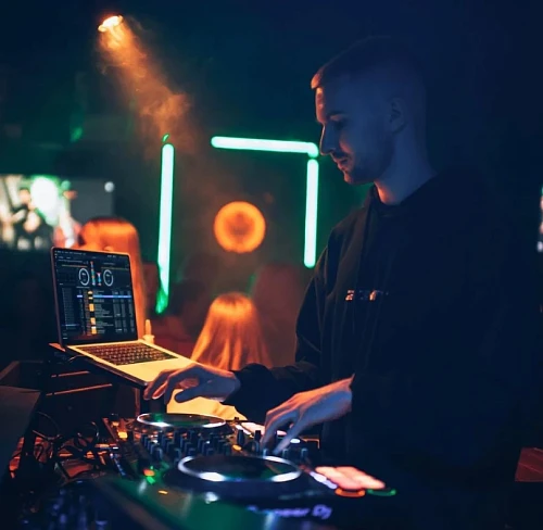 DJ DLZ