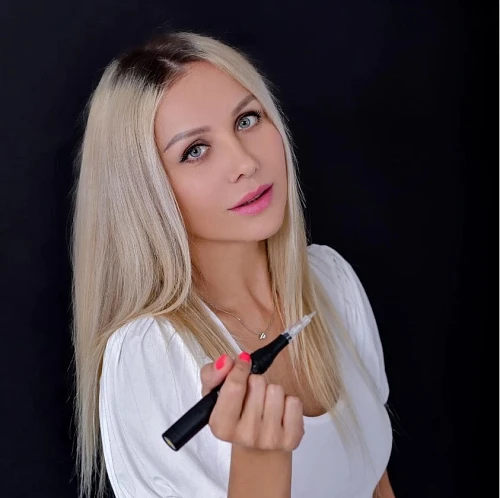 Специалист по перманентному макияжу Елена!