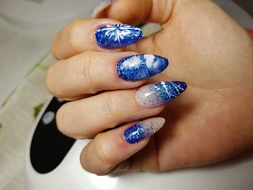 Ela, Manicure and Pedicure