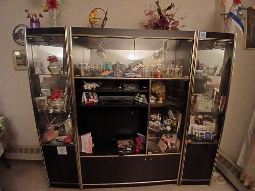 Сервант $100 80 wide x 72 inch height x 16 inch deep как новый 