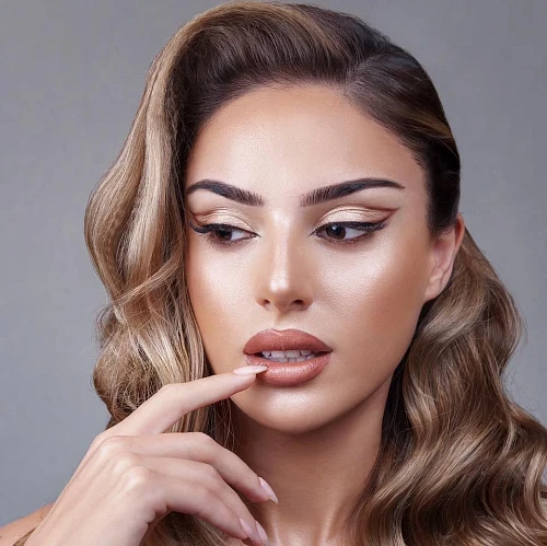 Lalu - Makeup Artist