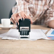 Alina, Notary