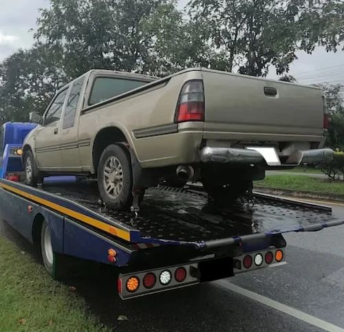 Semi Truck Towing Service