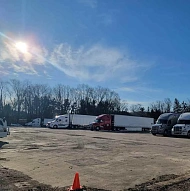 Available trucks parking spots