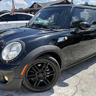MINI Hardtop 2 Door Cooper 2013 года выпуска! Полная комплектация! Пробег 93 000 миль! Люк в крыше.