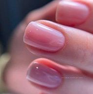 Yana Ivashina, Nails bar