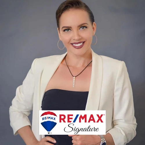 Julia Lomonosov, Real Estate Agent