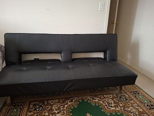BLACK FOLDABLE LEATHER SOFA