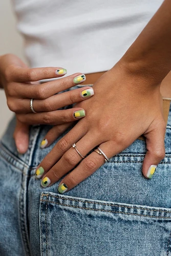 Milena, Manicure