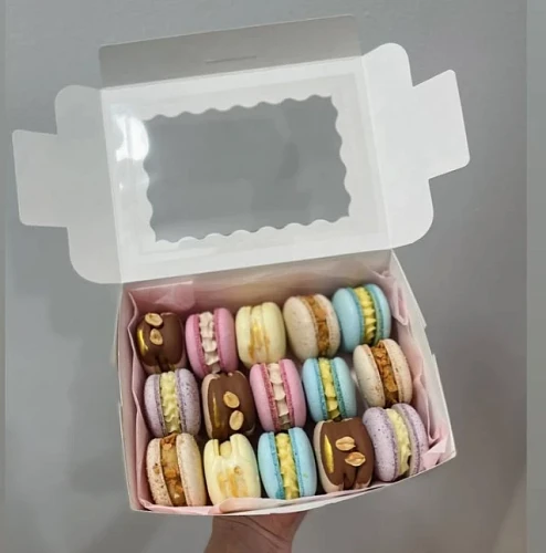 Вікторія, Макаронси на Замовлення