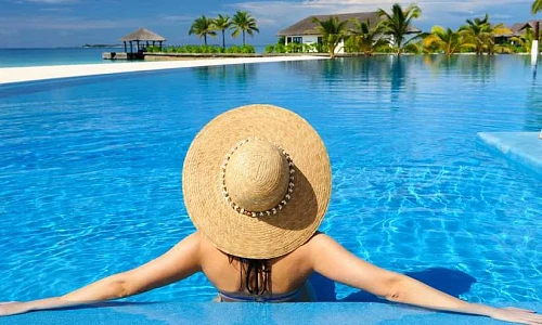 Travel agent Juliya