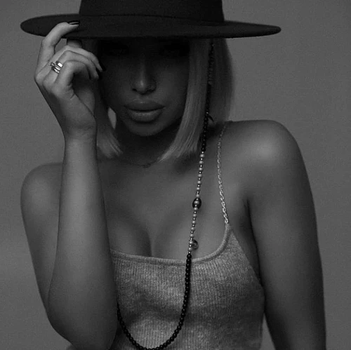 Vilena, Photographer