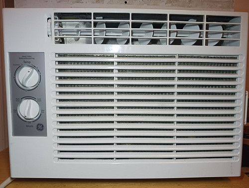 Оконный кондиционер 5,050 BTU – Состояние как новый, полностью почищен!