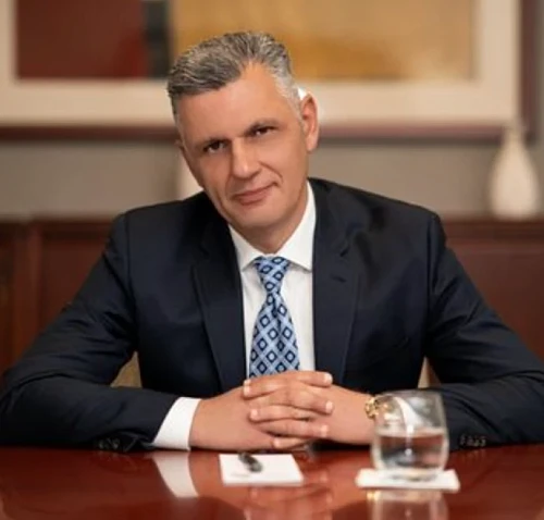 Armen Aroyan - Real Estate Broker