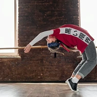 BREAKDANCE & HIPHOP
