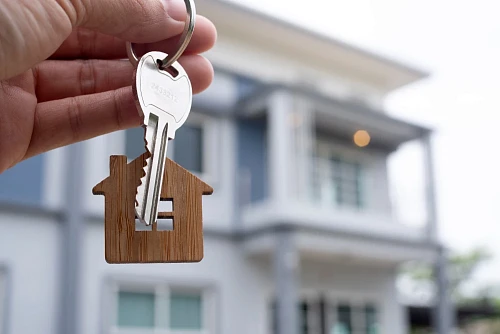 Venera, Real Estate