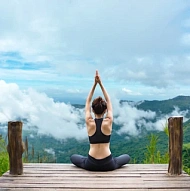 Yulia, Yoga