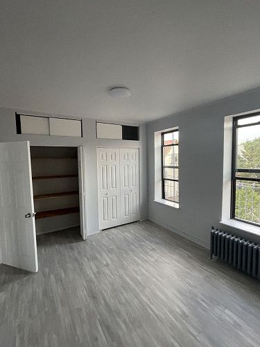 Ready for move in beautiful 1 Bdrm 