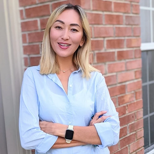 Aya Jakipova - Baird & Warner Realtor