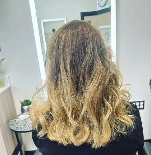 Lana, Hairstylist