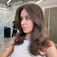 Galina, Hairdresser