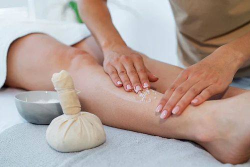 Kaveh, Massage